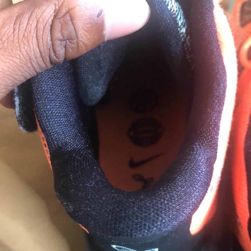 Kyrie - Picture 5 of 9